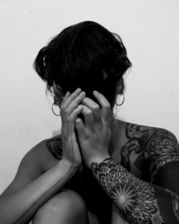 Portrait d'une femme tatouée